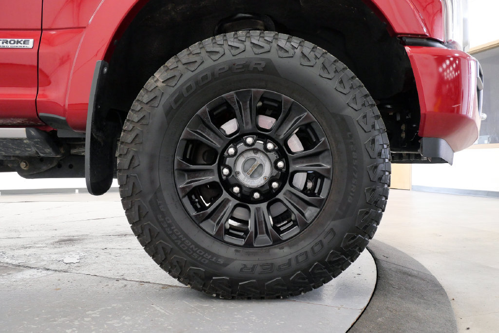 Used 2022 Ford F350 Platinum w/ Tremor Off-Road Package AWD/4WD image 40