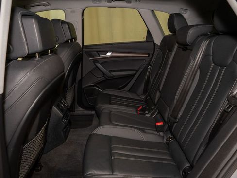 Used 2023 Audi Q5 Prestige w/ Prestige Package image 9