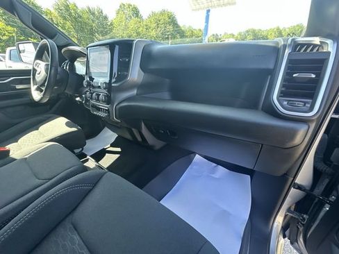 Used 2025 RAM 1500 Big Horn AWD/4WD image 31