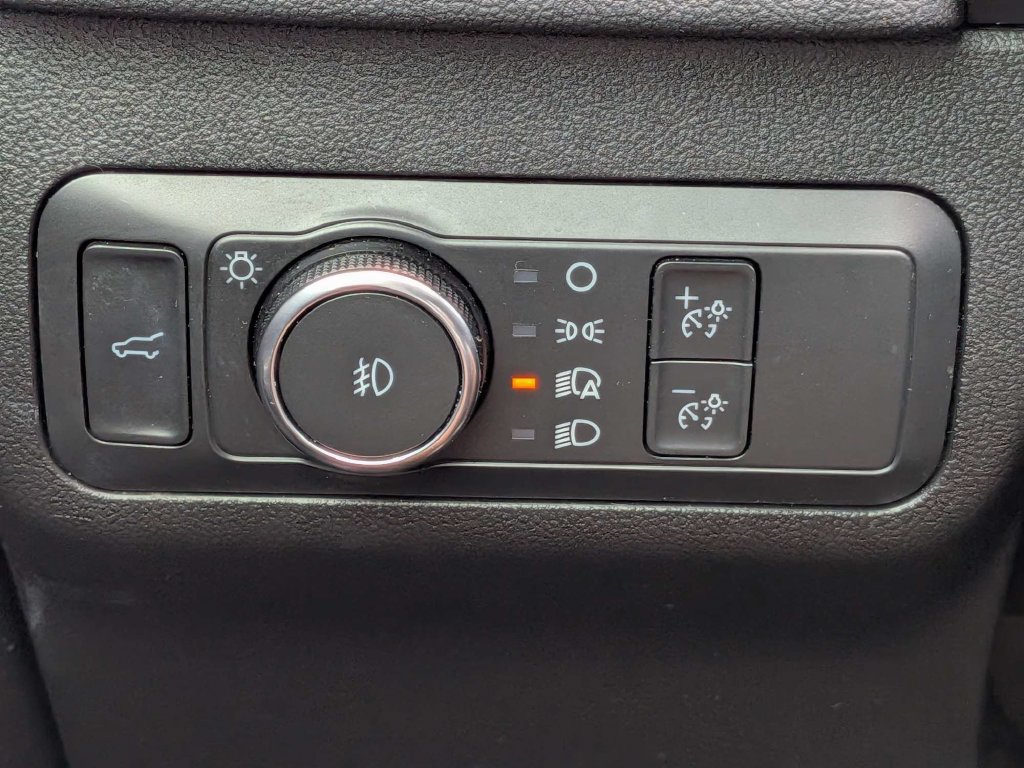 Used 2022 Ford Escape SEL FWD image 25