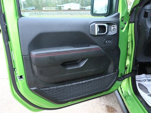 New 2025 Jeep Wrangler Unlimited Rubicon w/ Convenience Group AWD/4WD image 6