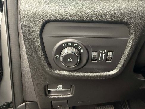 New 2025 Jeep Grand Cherokee Limited w/ Black Appearance Package image 30