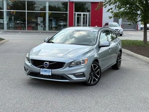Used 2018 Volvo V60 T5 Dynamic FWD image 9