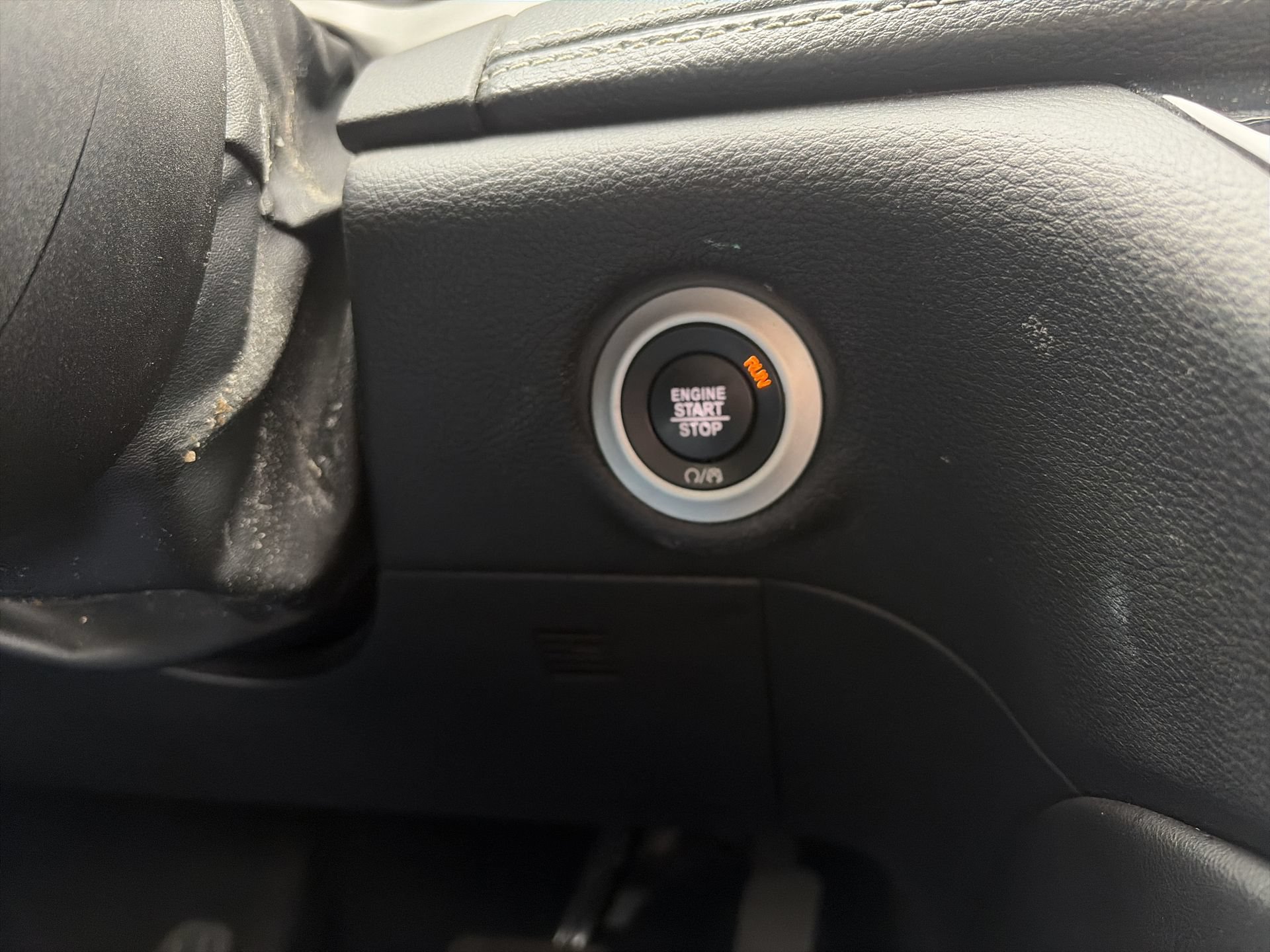 Used 2024 Chrysler Pacifica Premium FWD image 19