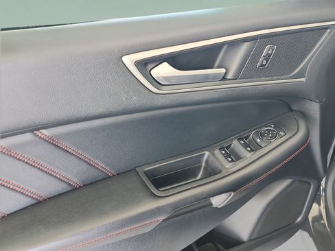 Used 2021 Ford Edge ST-Line FWD image 16