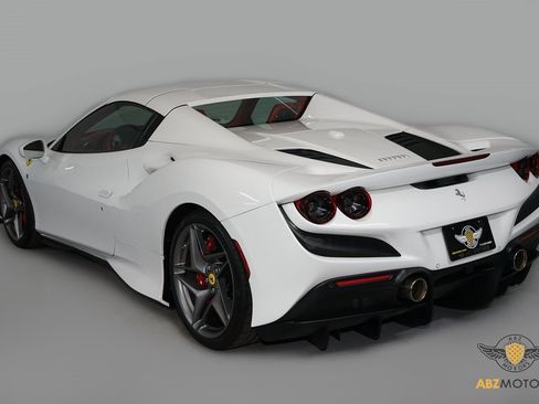 Used 2023 Ferrari F8 Tributo image 7