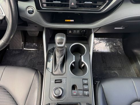 Certified 2025 Toyota Highlander XSE AWD/4WD image 11