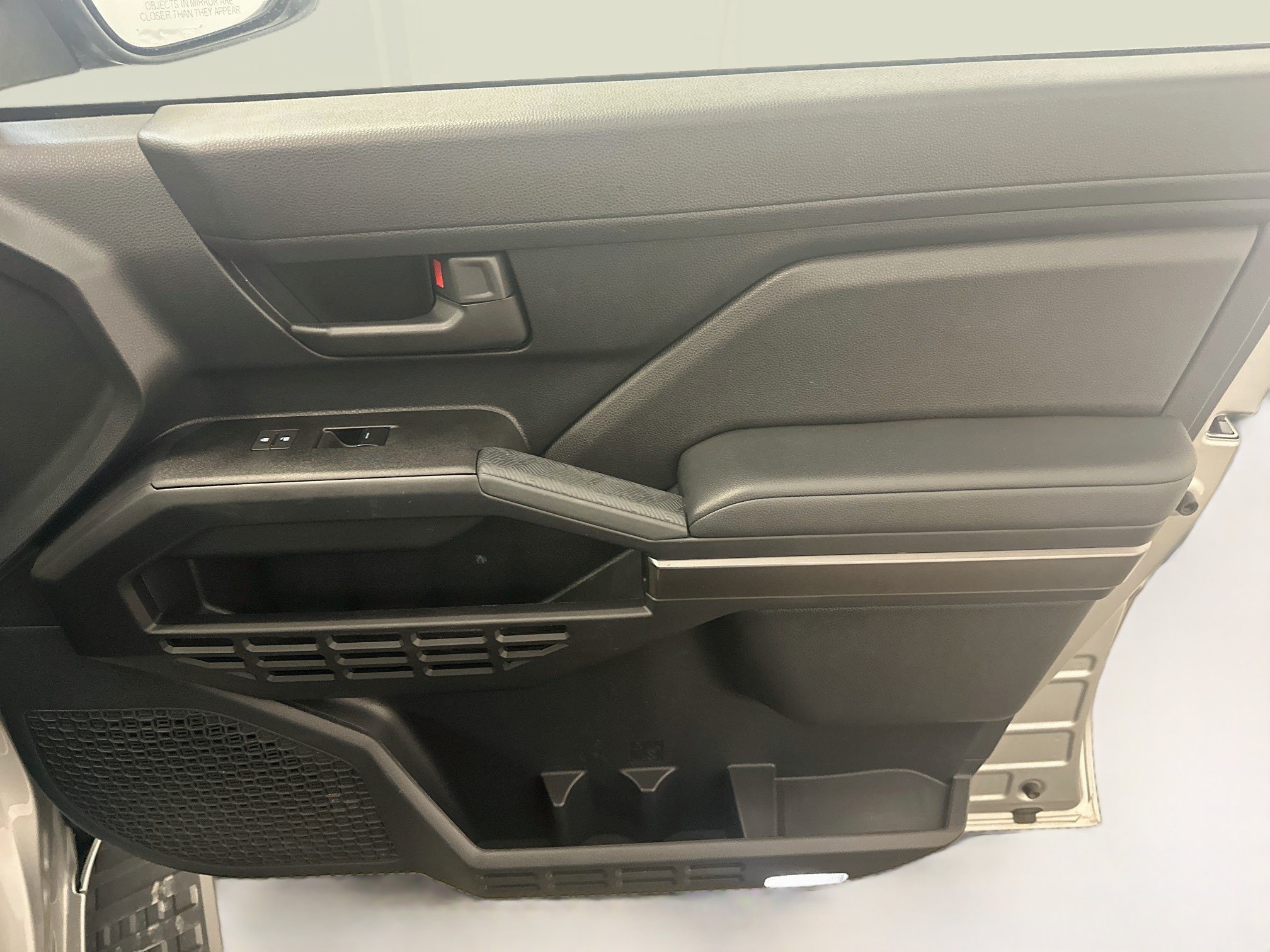 Used 2025 Toyota 4Runner SR5 AWD/4WD image 33