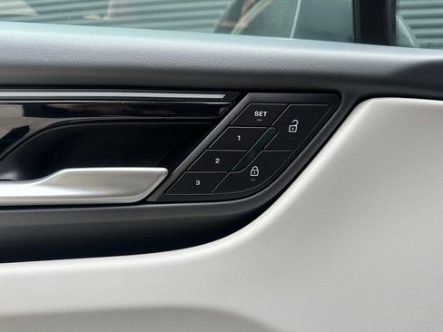Certified 2026 Porsche Macan Electric RWD image 20