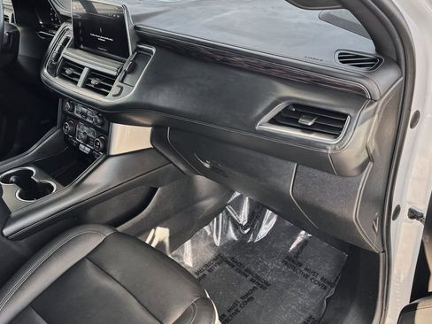 Used 2022 Chevrolet Suburban Z71 w/ Z71 Off-Road Package AWD/4WD image 31