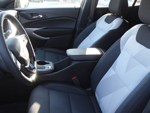 New 2026 Chevrolet Trax RS image 9