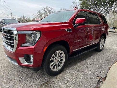 Used 2023 GMC Yukon SLT w/ SLT Premium Package image 4