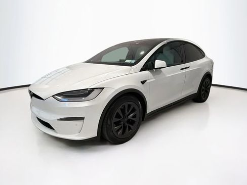 Used 2022 Tesla Model X image 3
