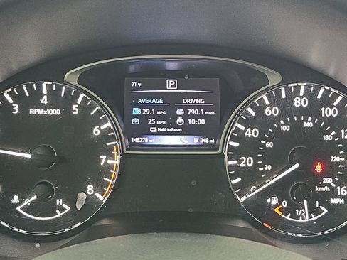 Used 2017 Nissan Altima 2.5 SV w/ Convenience Package FWD image 18