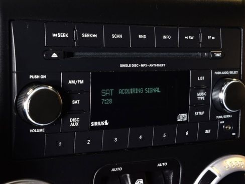 Used 2013 Jeep Wrangler Unlimited Sahara w/ Max Tow Pkg AWD/4WD image 21