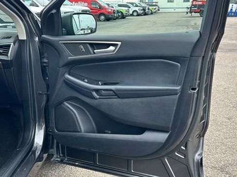 Certified 2018 Ford Edge SEL w/ Equipment Group 201A image 9
