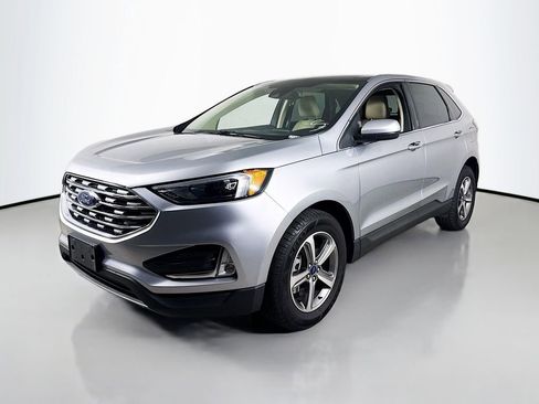 Certified 2022 Ford Edge SEL w/ Convenience Package AWD/4WD image 3