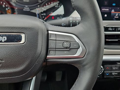 Used 2025 Jeep Compass Limited AWD/4WD image 22