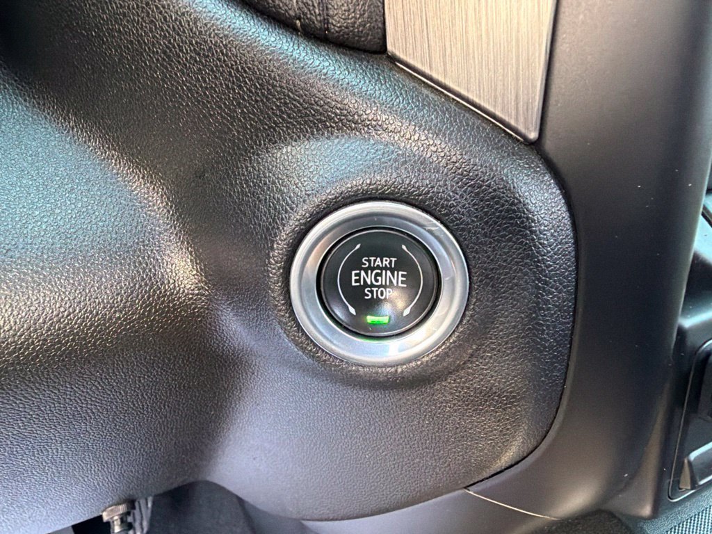 Used 2022 GMC Sierra 2500 Denali w/ Denali Ultimate Package AWD/4WD image 33