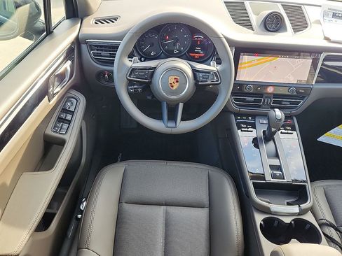 New 2026 Porsche Macan image 10