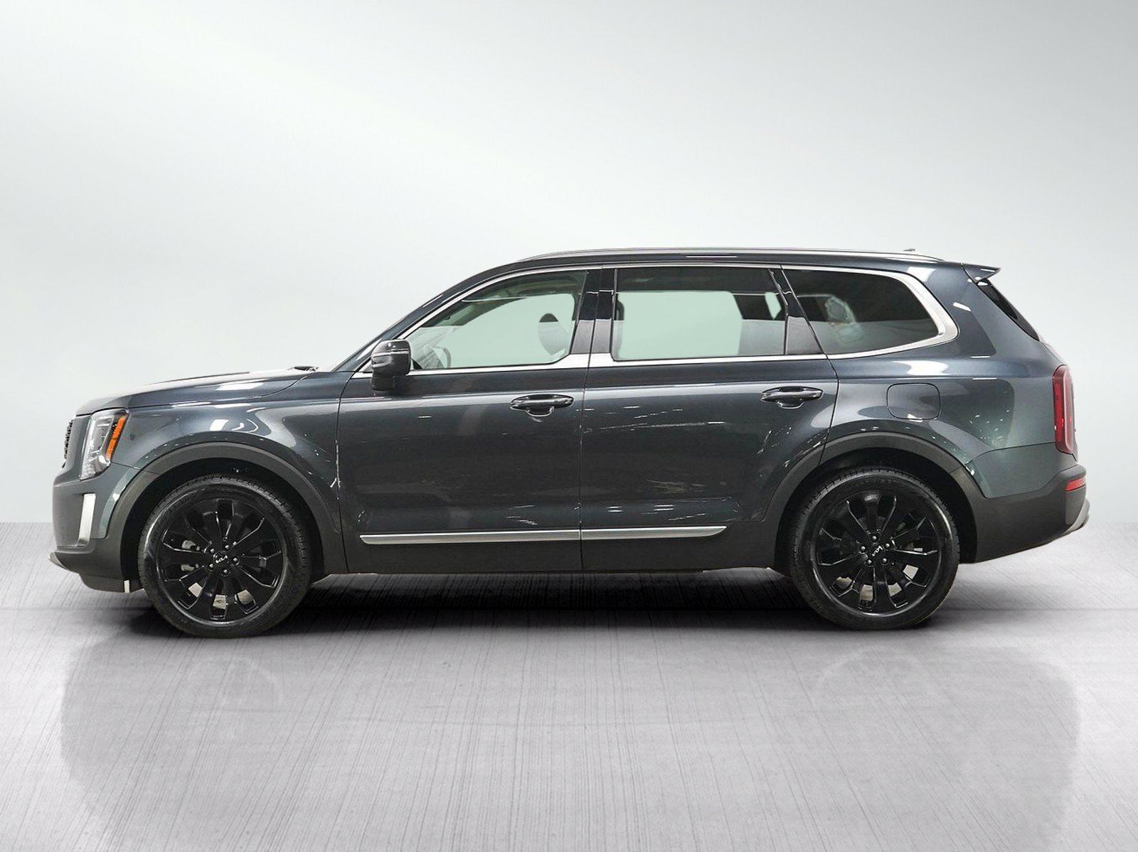 Used 2022 Kia Telluride S AWD/4WD image 2