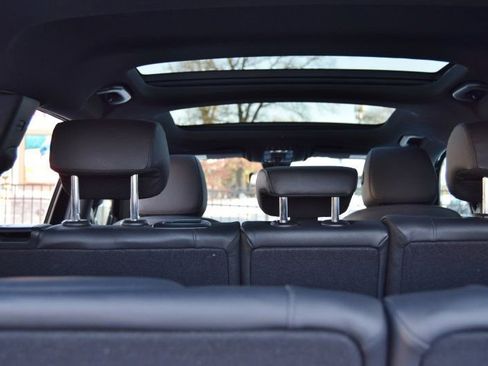 Used 2022 Mercedes-Benz GLB 250 4MATIC w/ Premium Package Lite image 35