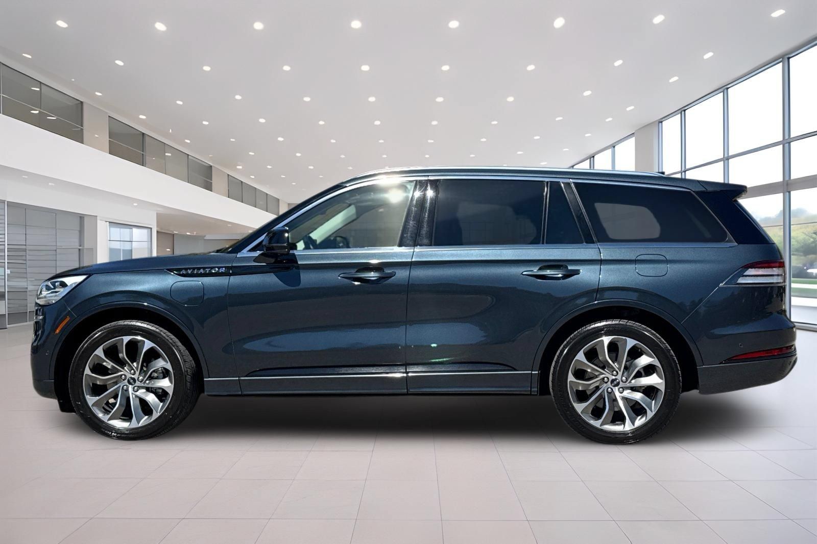 Used 2022 Lincoln Aviator Grand Touring w/ Equipment Group 301A AWD/4WD image 7
