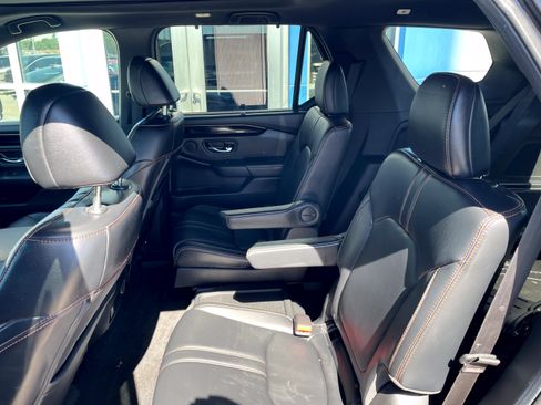 Certified 2025 Honda Pilot TrailSport image 10