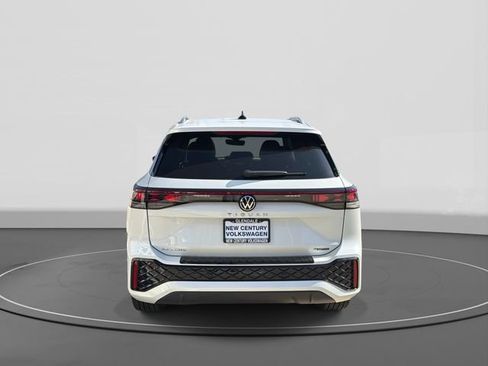 New 2026 Volkswagen Tiguan SEL R-Line AWD/4WD image 4