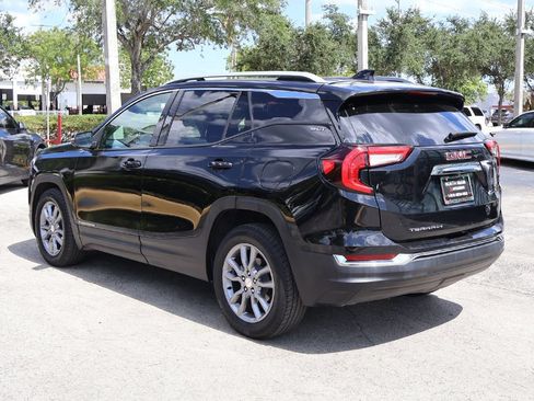 Used 2024 GMC Terrain SLT FWD image 9