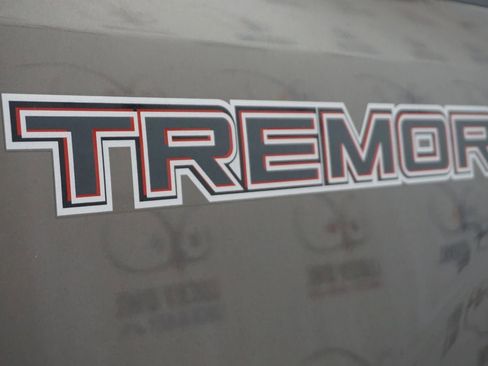 Used 2022 Ford F250 Lariat w/ Tremor Off-Road Package AWD/4WD image 23