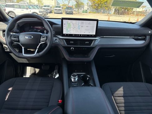 Used 2025 Ford Explorer ST-Line image 6