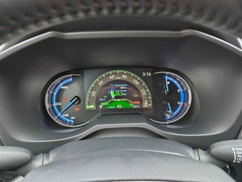 Certified 2025 Toyota RAV4 XLE image 28