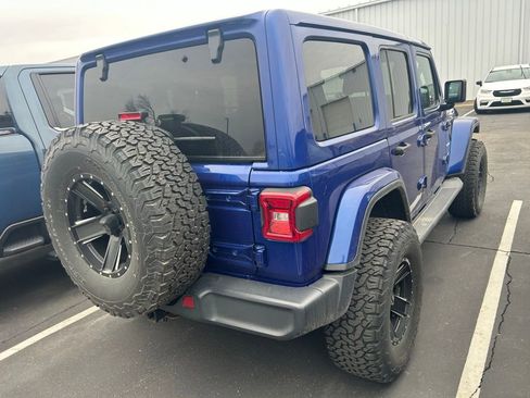 Used 2019 Jeep Wrangler Unlimited Sahara w/ Uconnect 4C Nav & Sound Group image 5