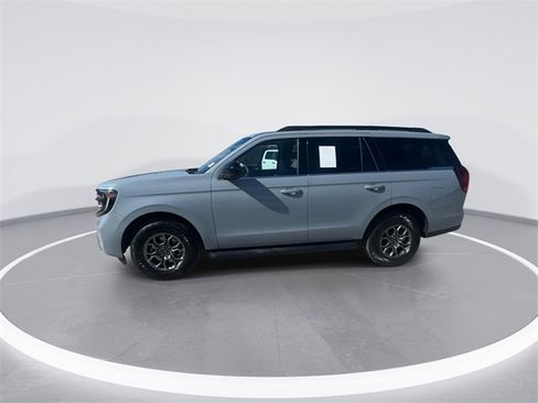 Certified 2025 Ford Expedition Active image 6