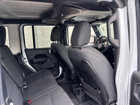 Used 2026 Jeep Wrangler Unlimited Rubicon w/ Technology Group AWD/4WD image 12