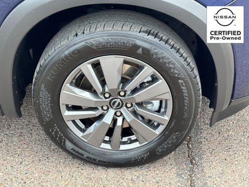 Certified 2025 Nissan Pathfinder SV FWD image 8