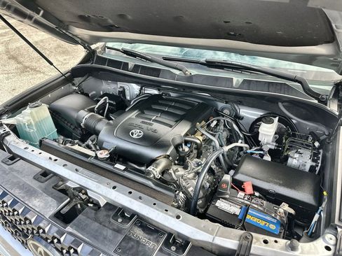 Used 2018 Toyota Tundra Platinum image 30