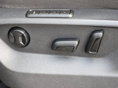 Used 2019 Volkswagen Atlas SEL Premium image 32