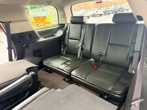 Used 2011 Cadillac Escalade Premium image 21