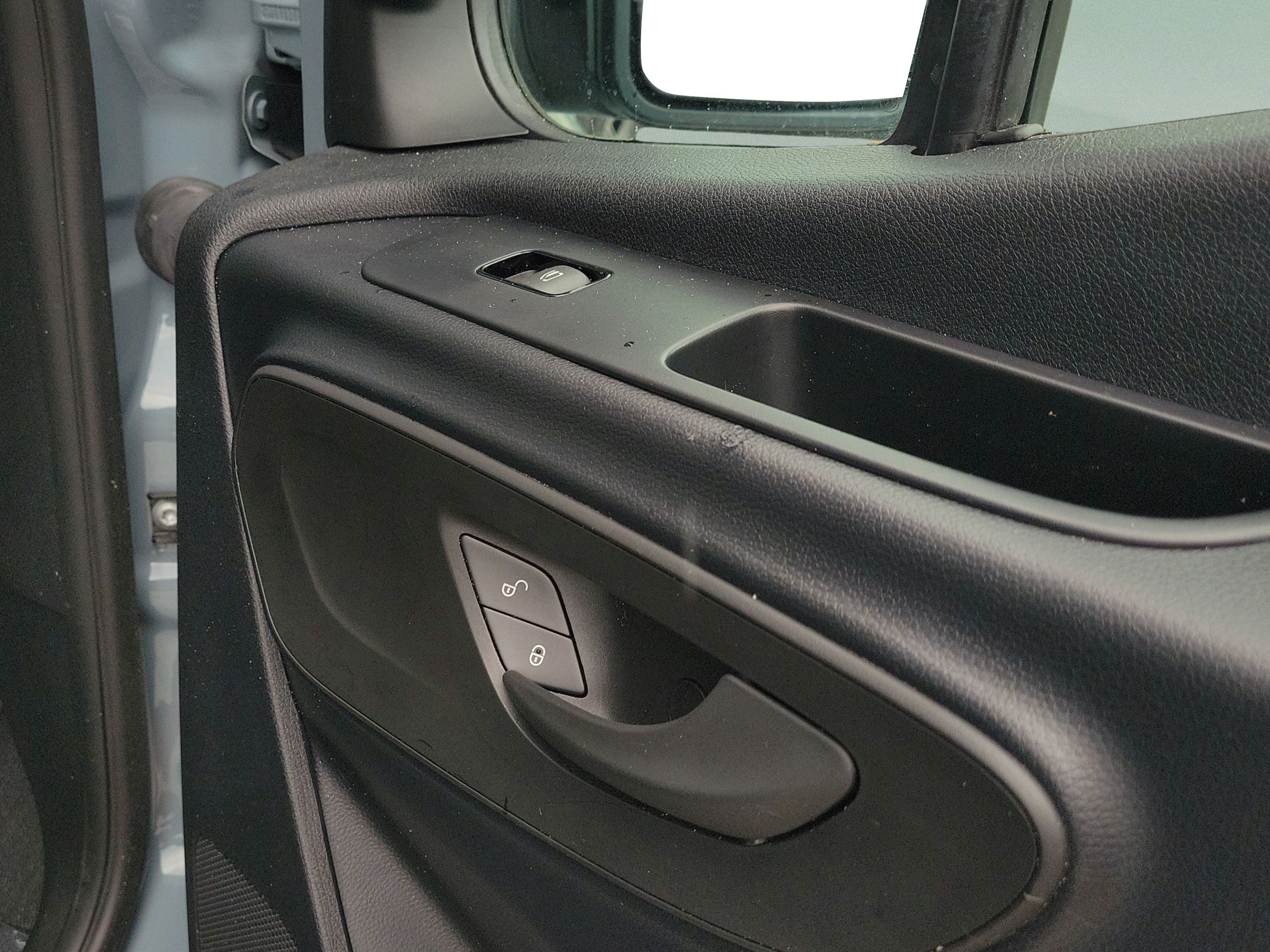 Used 2025 Mercedes-Benz Sprinter 2500 image 8