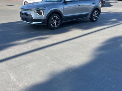 Used 2025 Kia Niro LX