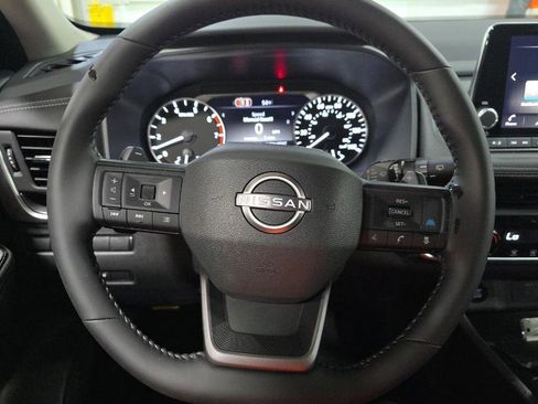 Used 2026 Nissan Rogue SV FWD image 9
