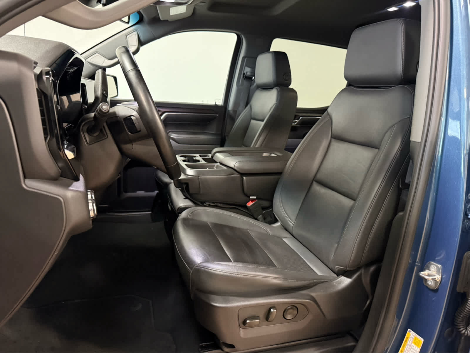 Used 2024 GMC Sierra 1500 SLT AWD/4WD image 13