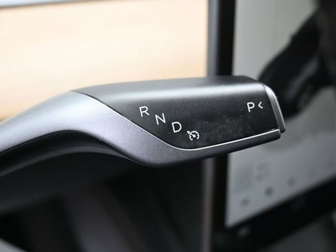 Used 2023 Tesla Model Y Long Range AWD/4WD image 25