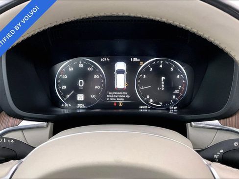 Used 2021 Volvo XC60 T6 Momentum AWD/4WD image 28