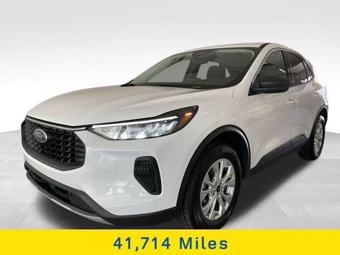 Used 2024 Ford Escape Active AWD/4WD image 3