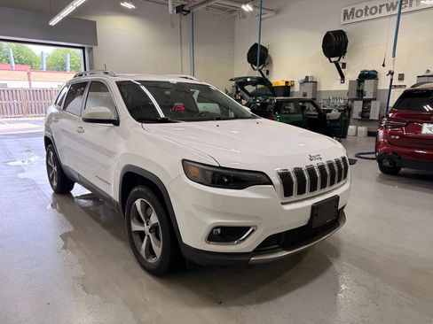 Used 2019 Jeep Cherokee Limited AWD/4WD image 7