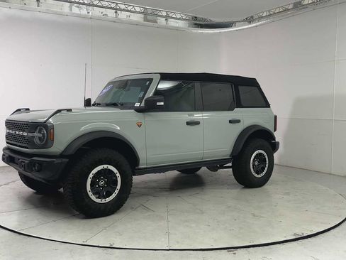 Used 2022 Ford Bronco Badlands AWD/4WD image 6