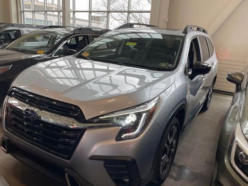 Used 2024 Subaru Ascent Touring image 2